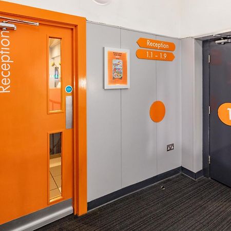 Easyhotel Edinburgh Exterior photo