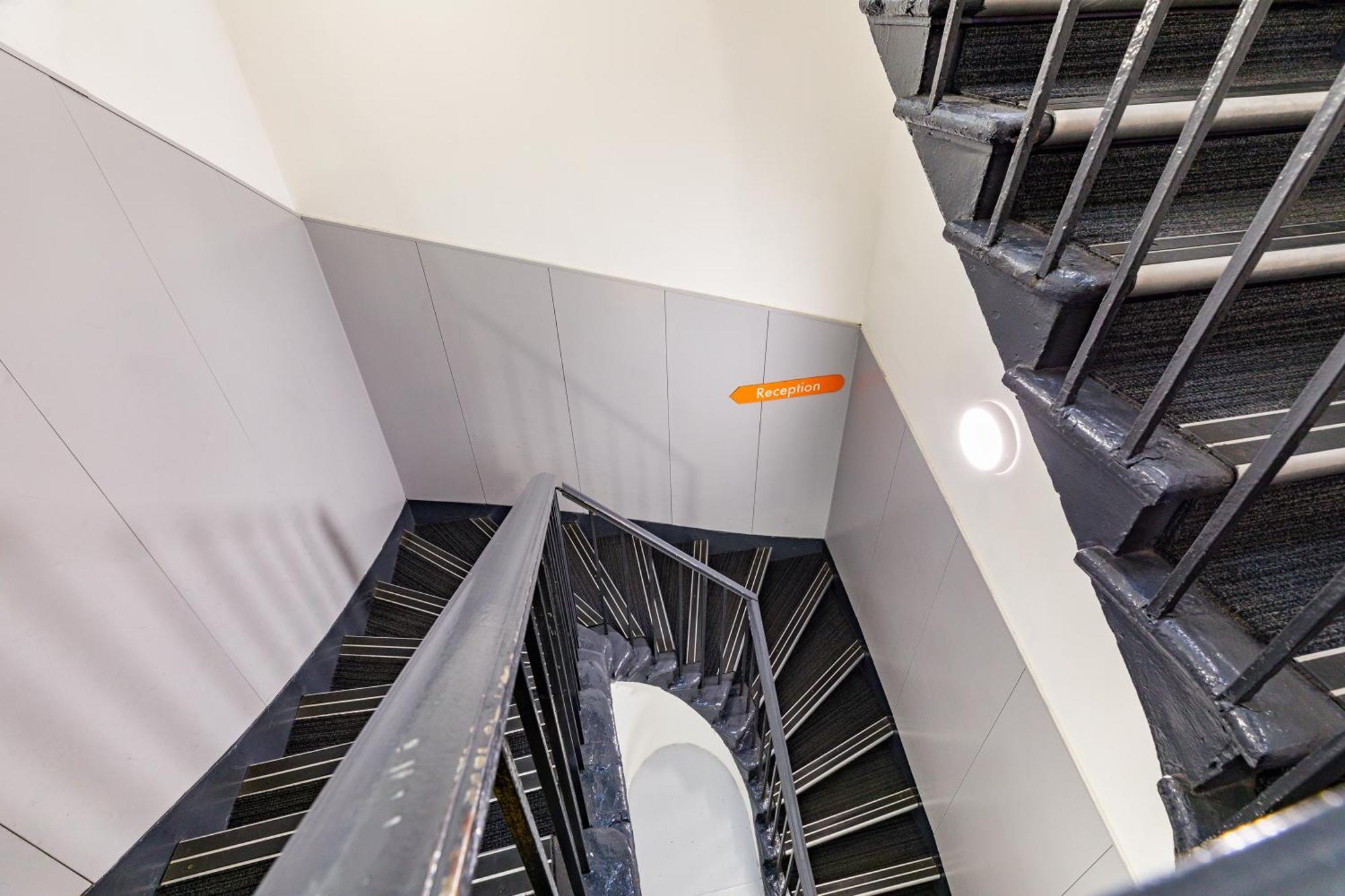 Easyhotel Edinburgh Exterior photo