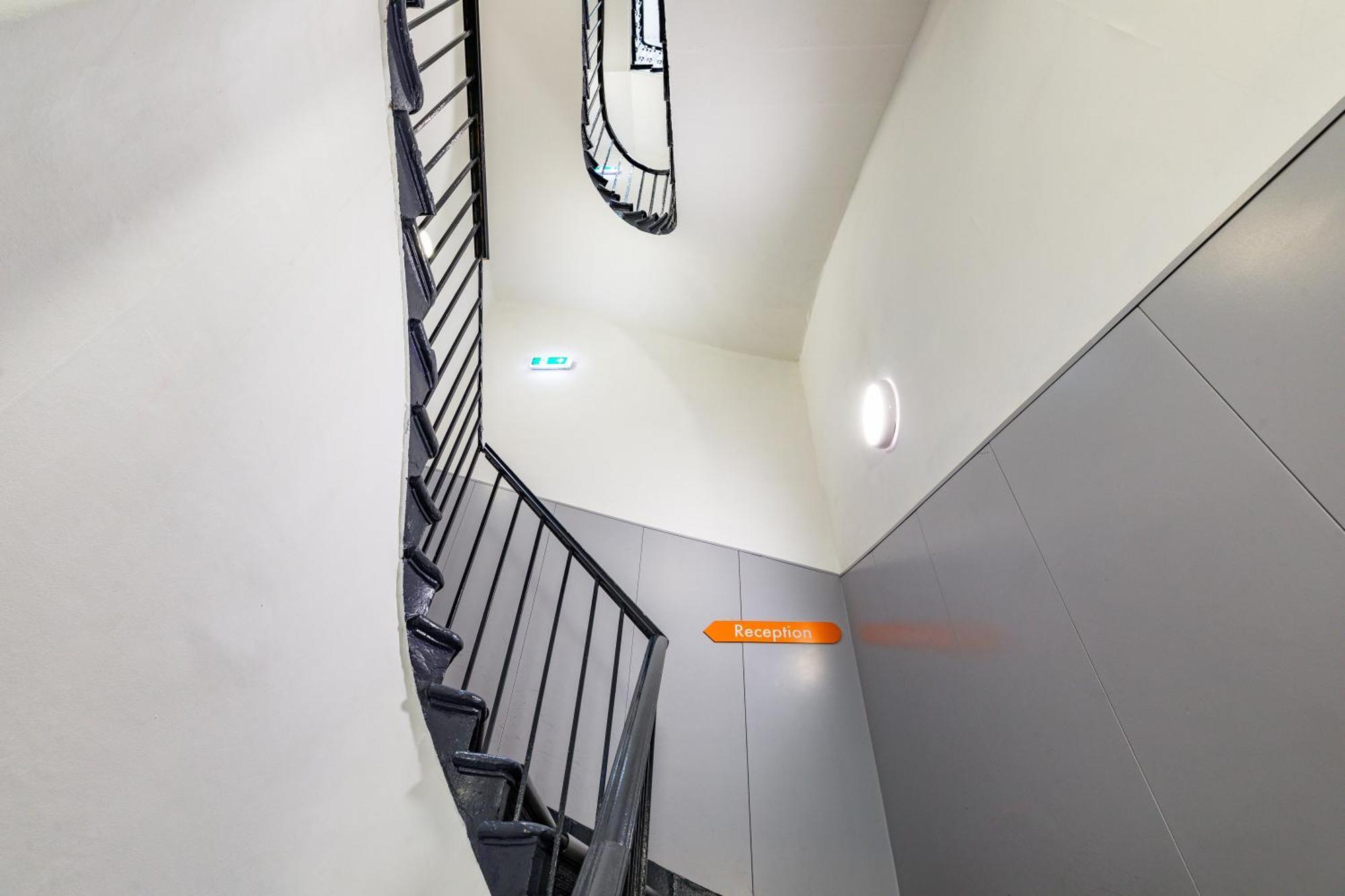 Easyhotel Edinburgh Exterior photo