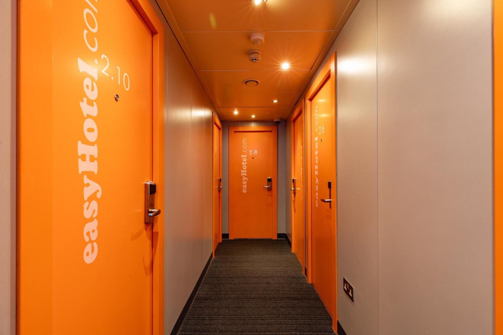 Easyhotel Edinburgh Exterior photo