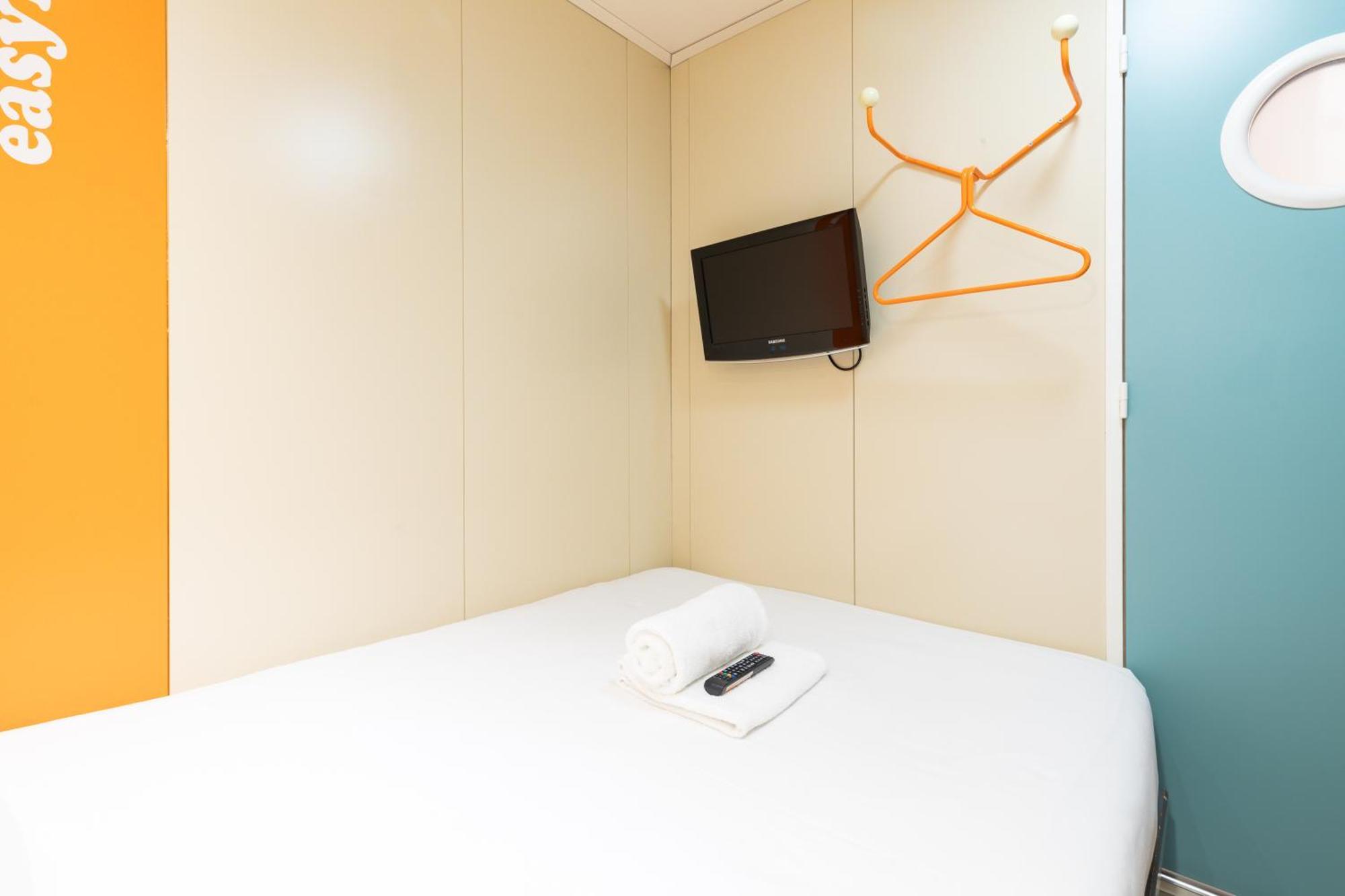 Easyhotel Edinburgh Exterior photo