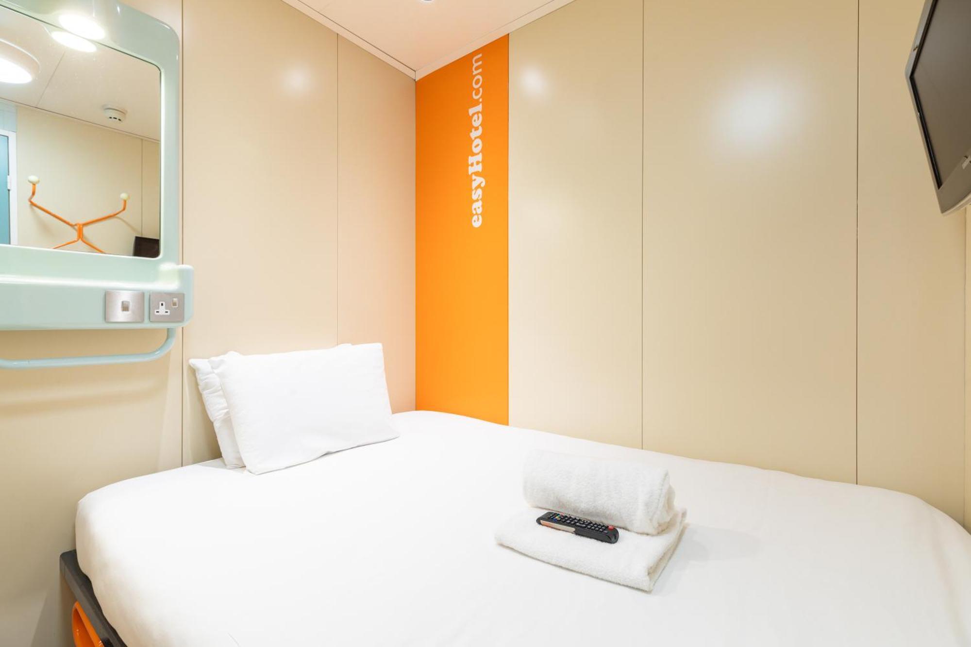 Easyhotel Edinburgh Exterior photo