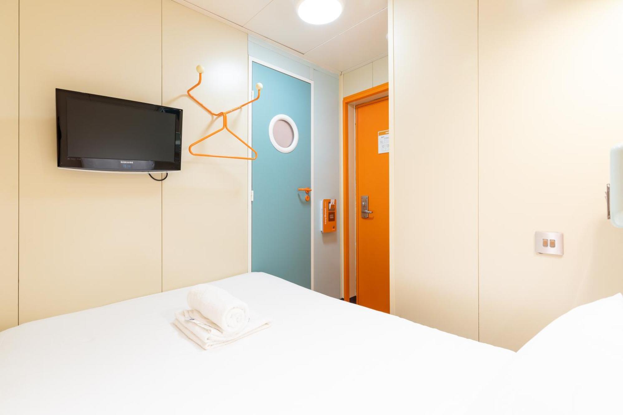 Easyhotel Edinburgh Exterior photo