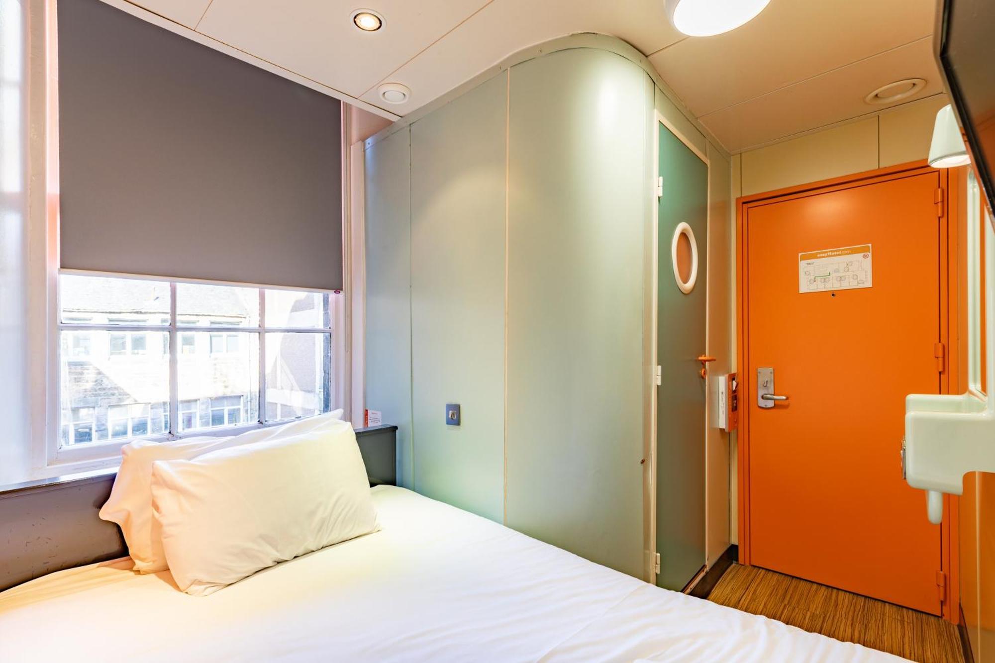 Easyhotel Edinburgh Exterior photo