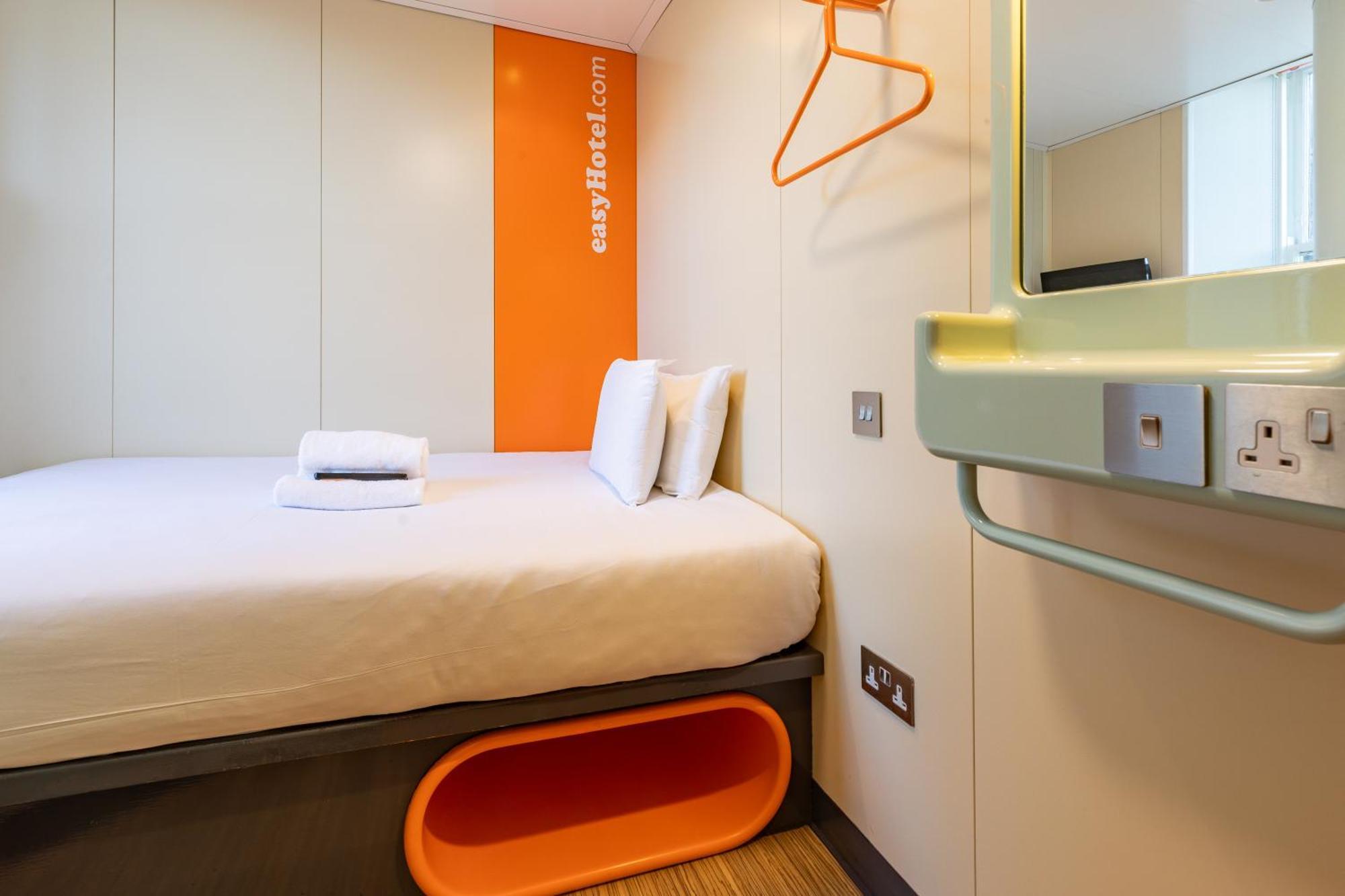 Easyhotel Edinburgh Exterior photo