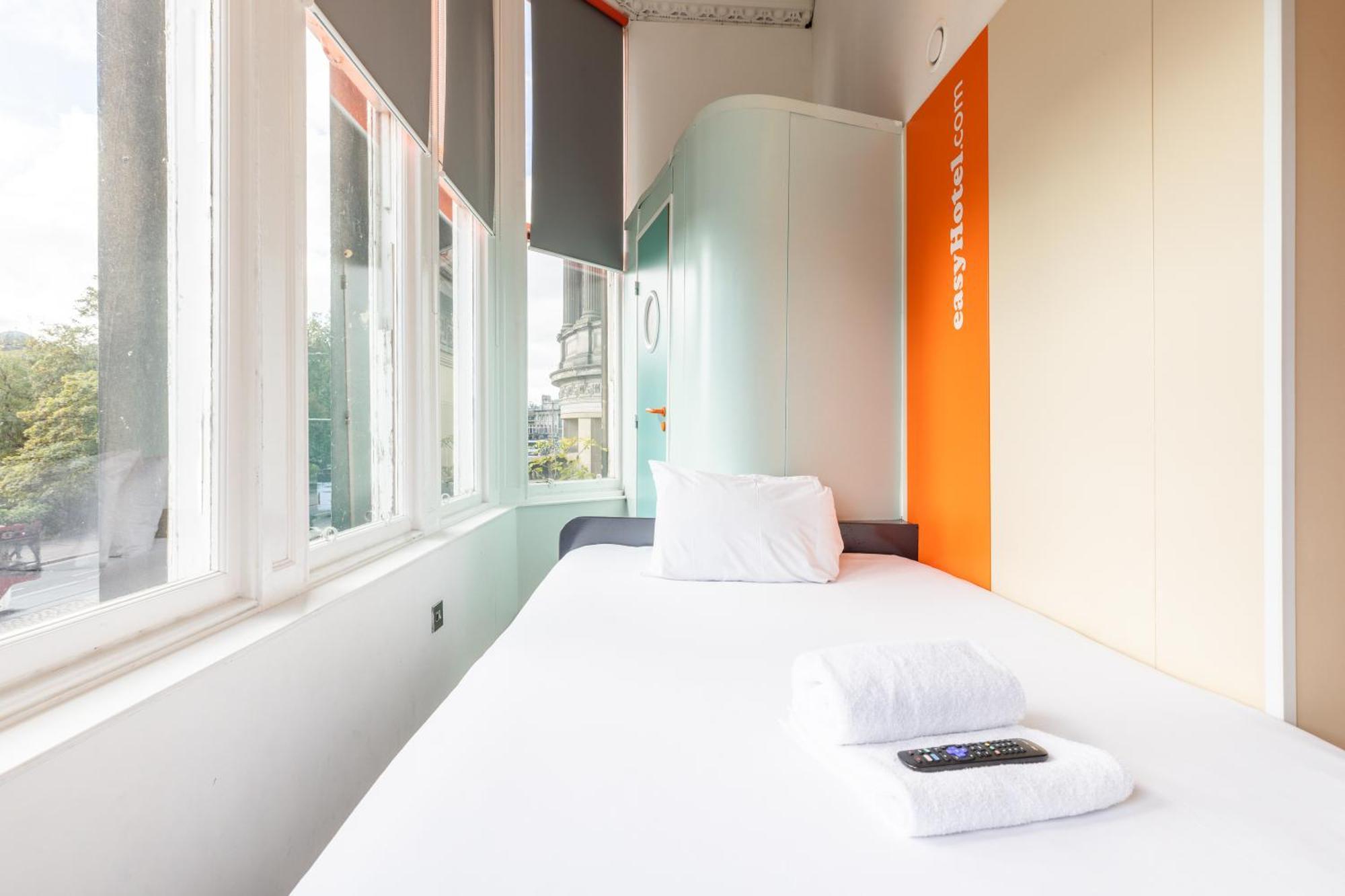 Easyhotel Edinburgh Exterior photo