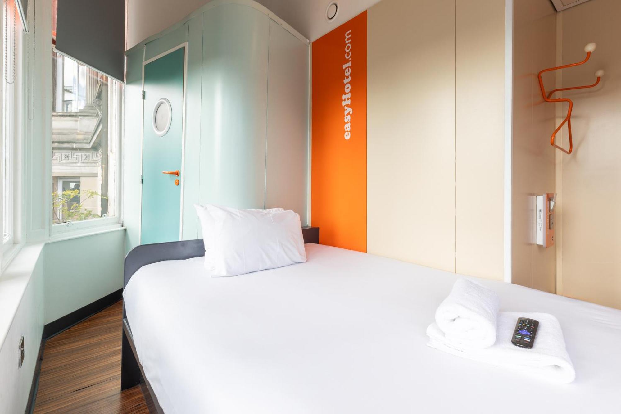 Easyhotel Edinburgh Exterior photo